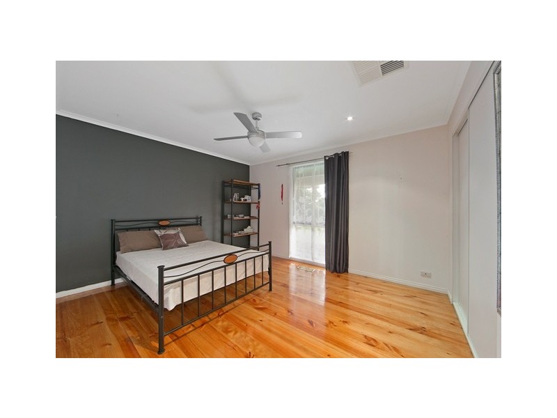 15 McKenzie Lane, Narre Warren North VIC 3804