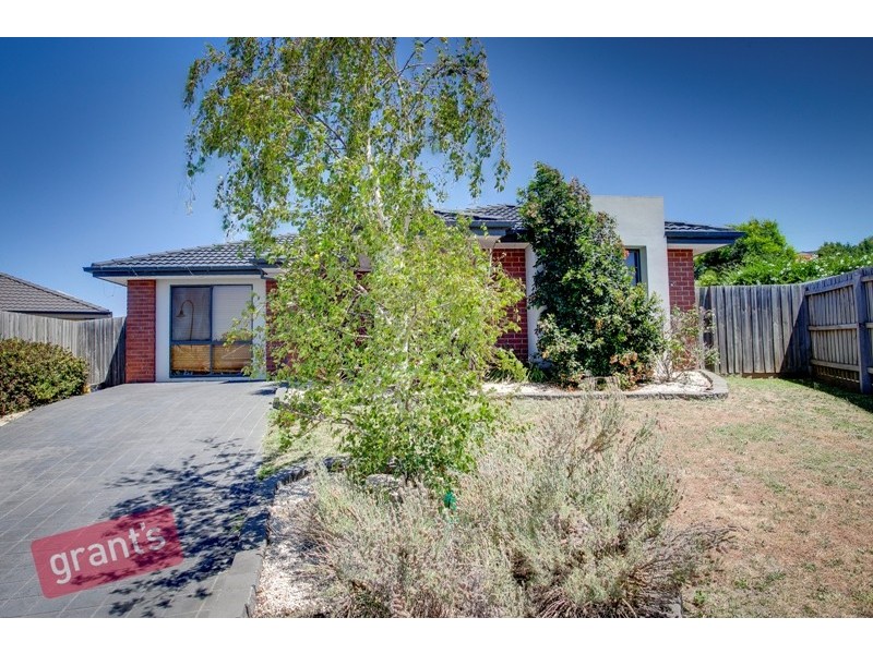 10 Natanya Drive, Pakenham VIC 3810