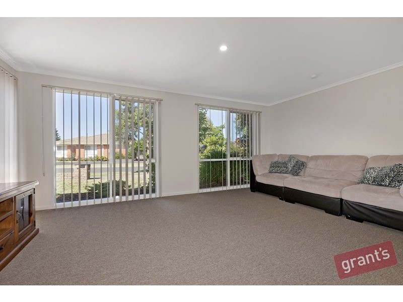 35 Kellett Street, Cranbourne North VIC 3977
