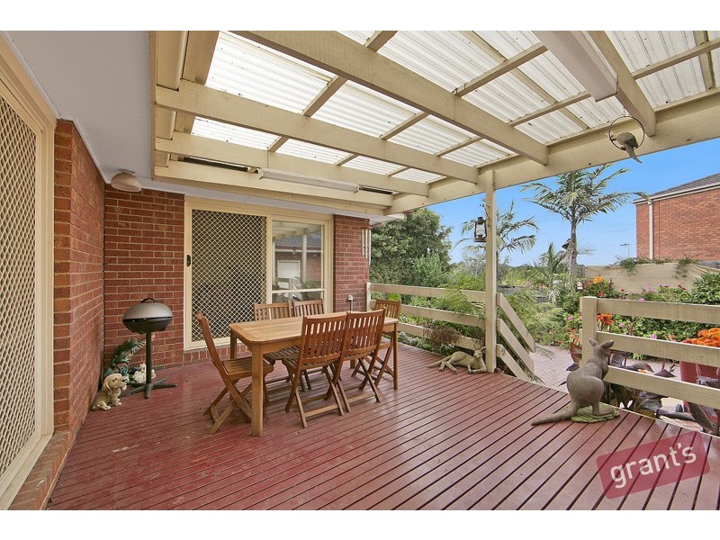 6 Heard Close, Berwick VIC 3806