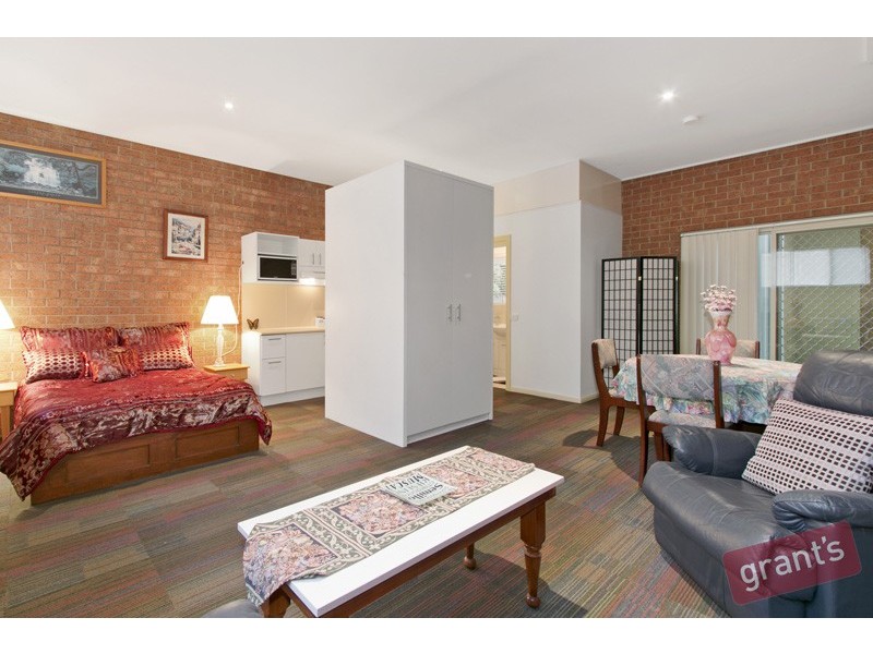 18 Crawley Road, Narre Warren North VIC 3804