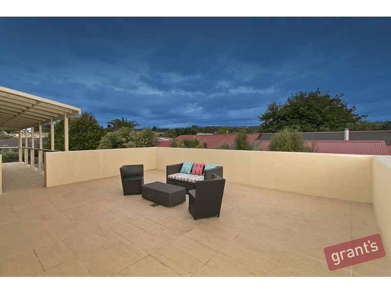 18 Crawley Road, Narre Warren North VIC 3804