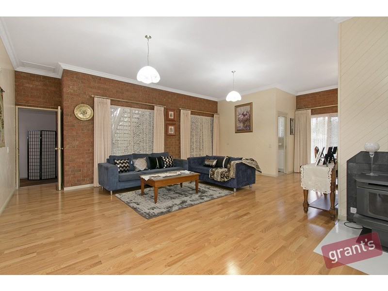 18 Crawley Road, Narre Warren North VIC 3804