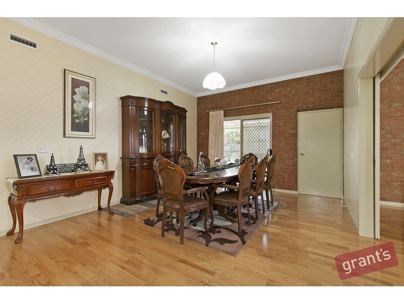 18 Crawley Road, Narre Warren North VIC 3804