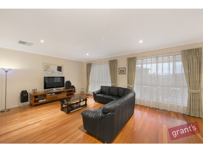 28 Grenfell Rise, Narre Warren South VIC 3805