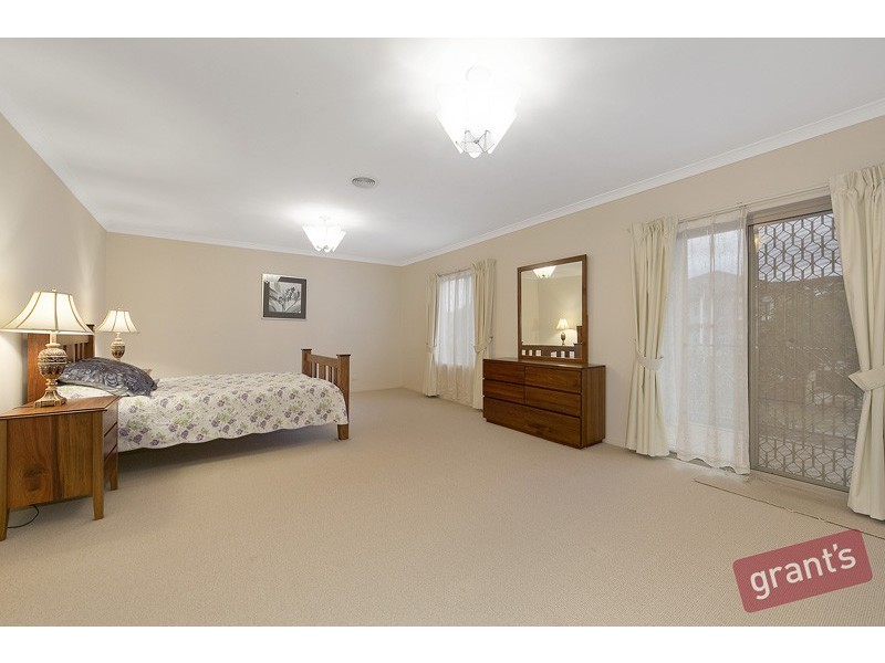 28 Grenfell Rise, Narre Warren South VIC 3805