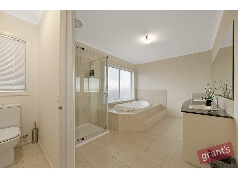 28 Grenfell Rise, Narre Warren South VIC 3805