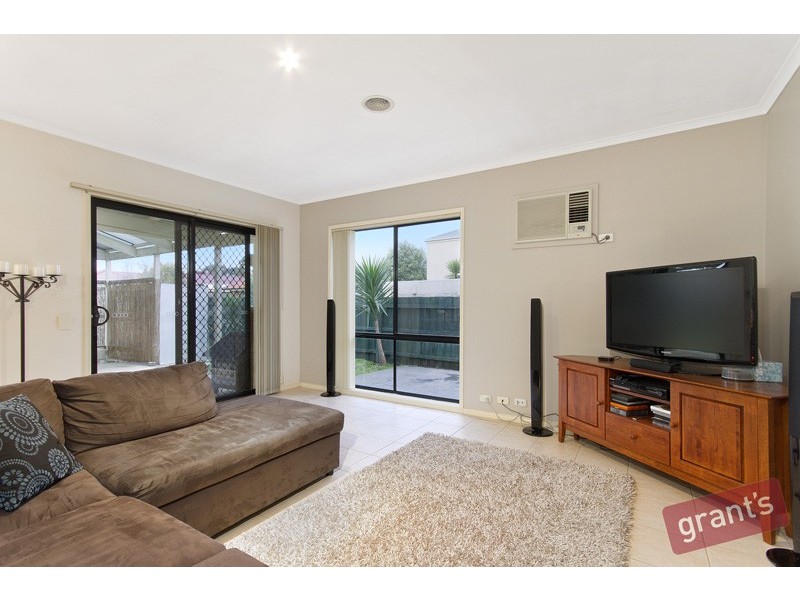 15 Rich Walk, Narre Warren South VIC 3805