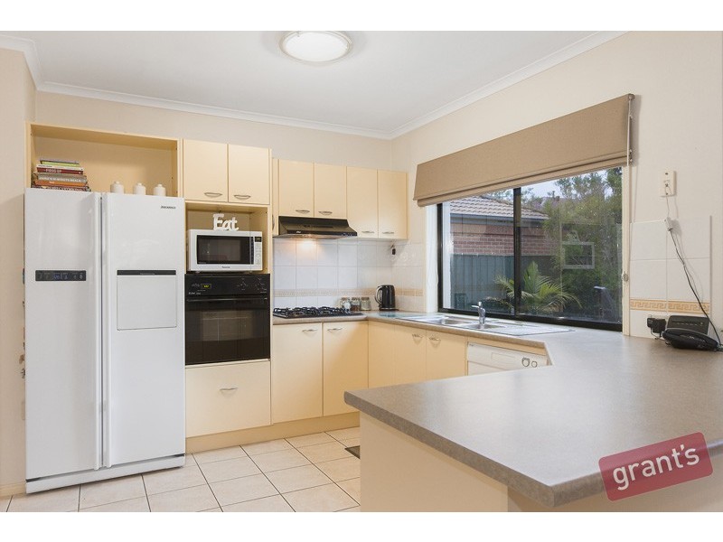 15 Rich Walk, Narre Warren South VIC 3805