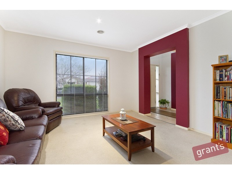 15 Rich Walk, Narre Warren South VIC 3805