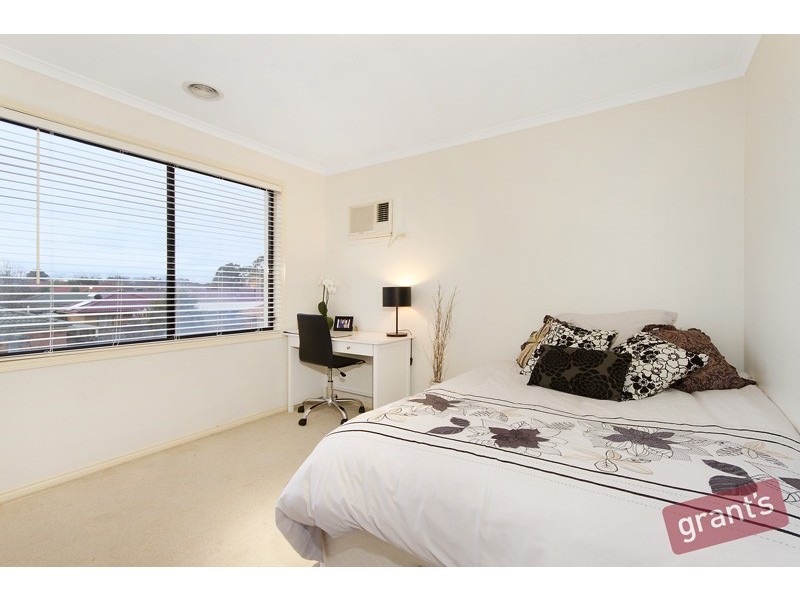 15 Rich Walk, Narre Warren South VIC 3805