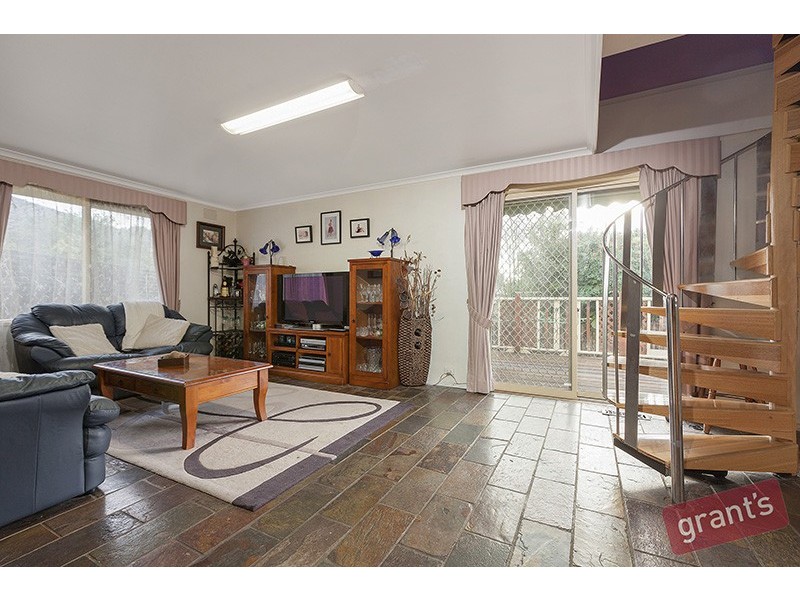 12 Cristata Avenue, Endeavour Hills VIC 3802