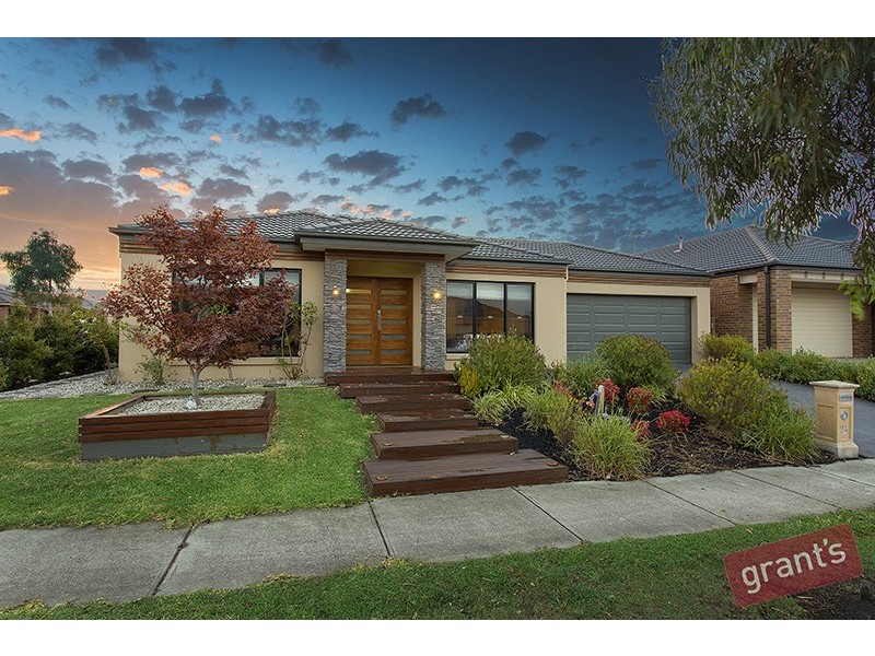 24 Perry Circuit, Cranbourne North VIC 3977