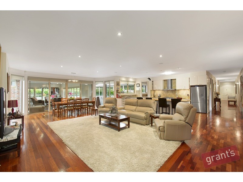 24 Aranmore Crescent, Narre Warren North VIC 3804