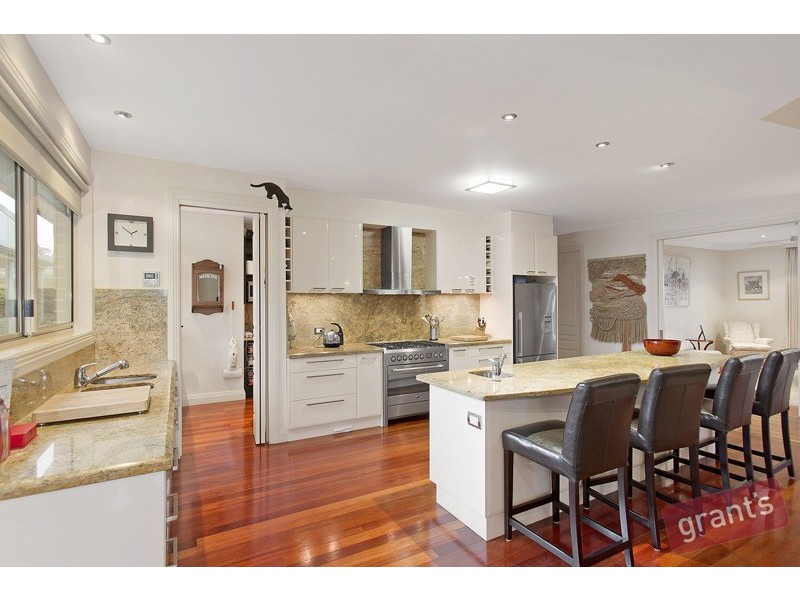 24 Aranmore Crescent, Narre Warren North VIC 3804