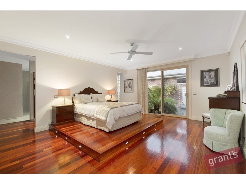 24 Aranmore Crescent, Narre Warren North VIC 3804
