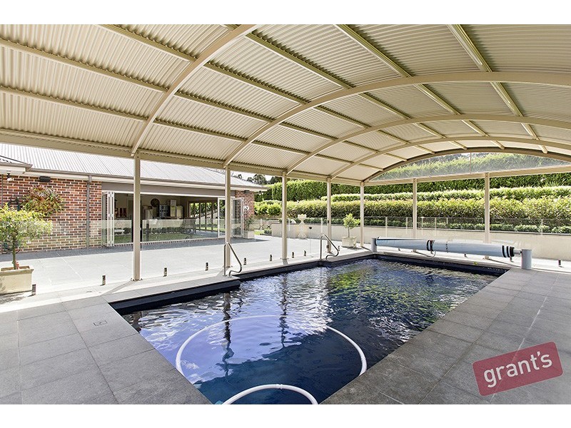 24 Aranmore Crescent, Narre Warren North VIC 3804