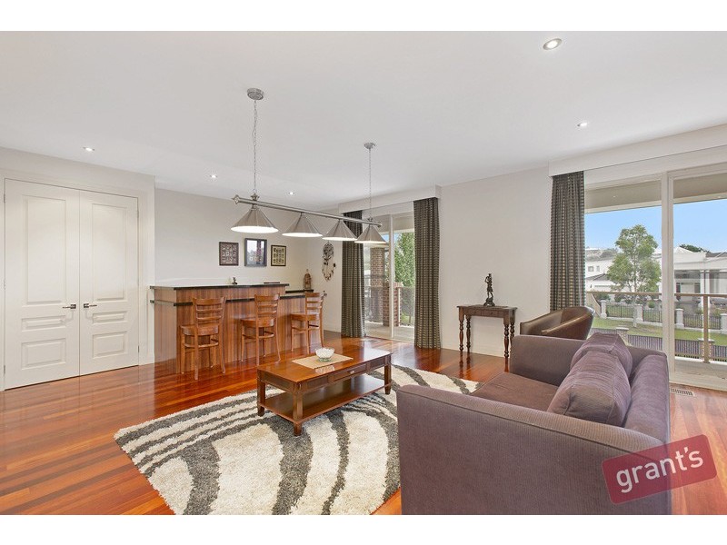 24 Aranmore Crescent, Narre Warren North VIC 3804
