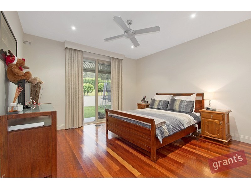 24 Aranmore Crescent, Narre Warren North VIC 3804