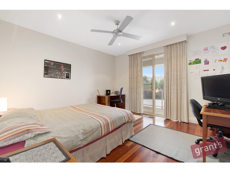 24 Aranmore Crescent, Narre Warren North VIC 3804