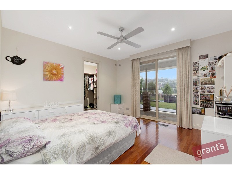 24 Aranmore Crescent, Narre Warren North VIC 3804