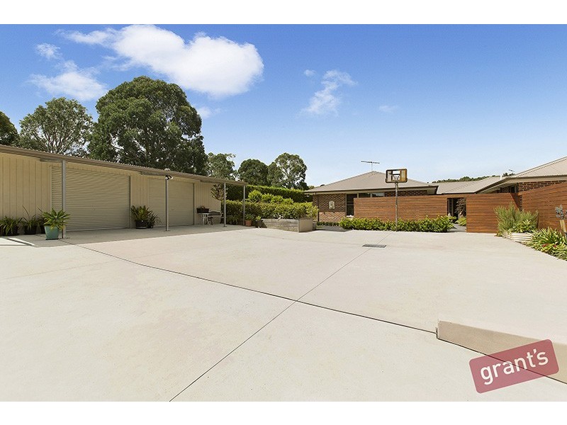 24 Aranmore Crescent, Narre Warren North VIC 3804