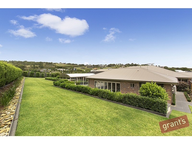 24 Aranmore Crescent, Narre Warren North VIC 3804