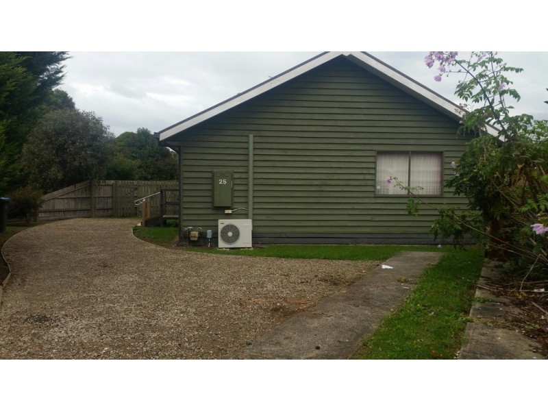 25 Saxonwood Drive, Narre Warren VIC 3805