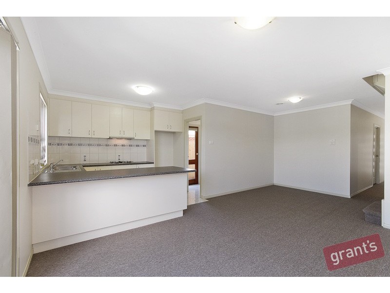 2 /151 Hinrichsen Drive, Hallam VIC 3803