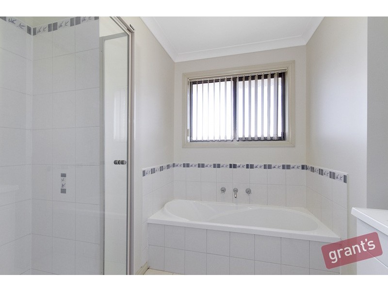 2 /151 Hinrichsen Drive, Hallam VIC 3803
