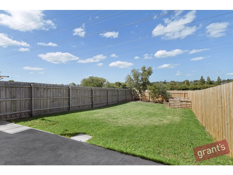 2 /151 Hinrichsen Drive, Hallam VIC 3803