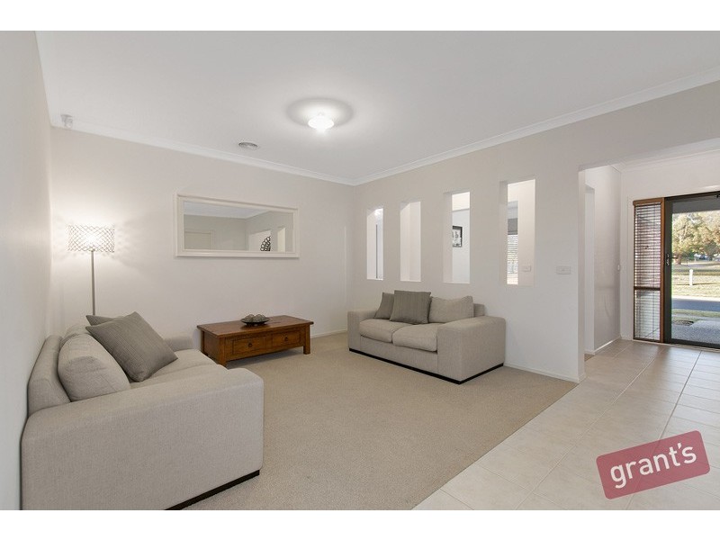 5 Caribbean Pine Court, Lyndhurst VIC 3975