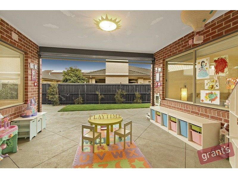 5 Caribbean Pine Court, Lyndhurst VIC 3975