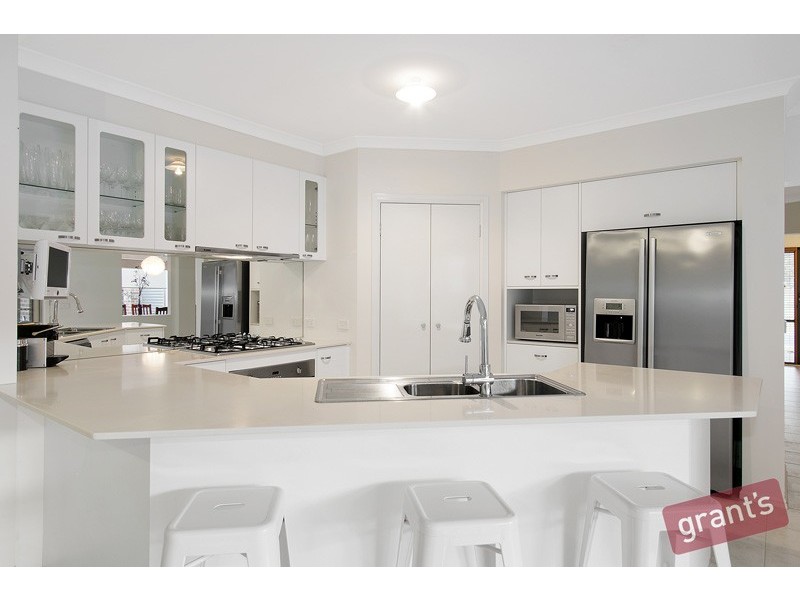 5 Caribbean Pine Court, Lyndhurst VIC 3975