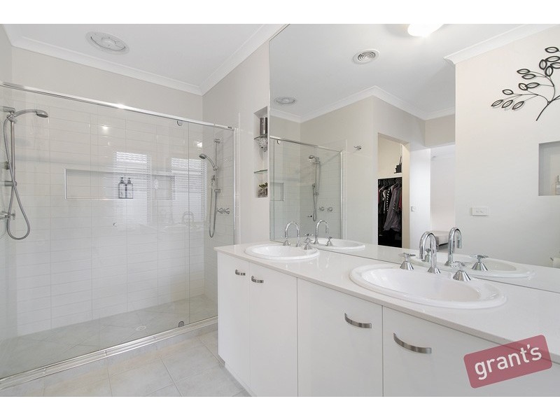 5 Caribbean Pine Court, Lyndhurst VIC 3975