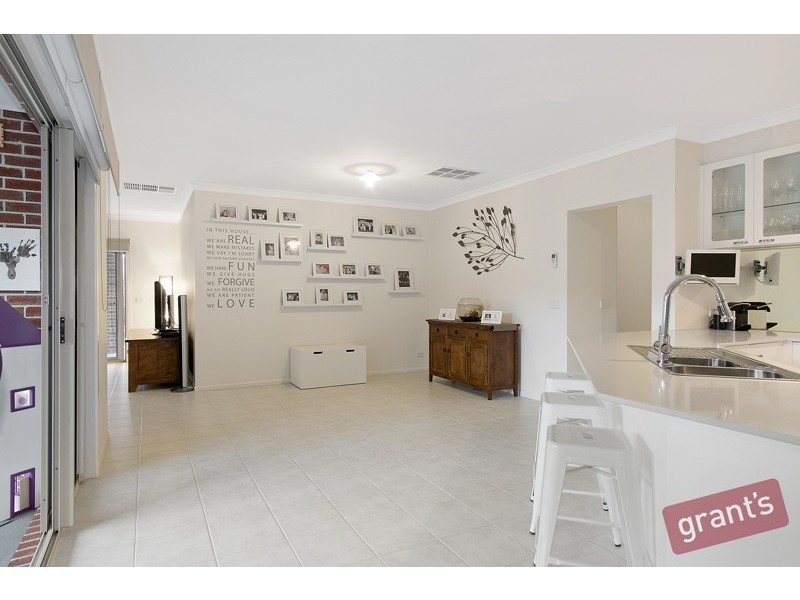 5 Caribbean Pine Court, Lyndhurst VIC 3975