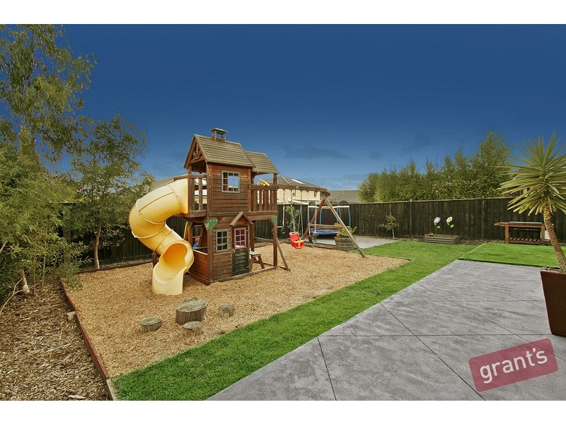 5 Caribbean Pine Court, Lyndhurst VIC 3975