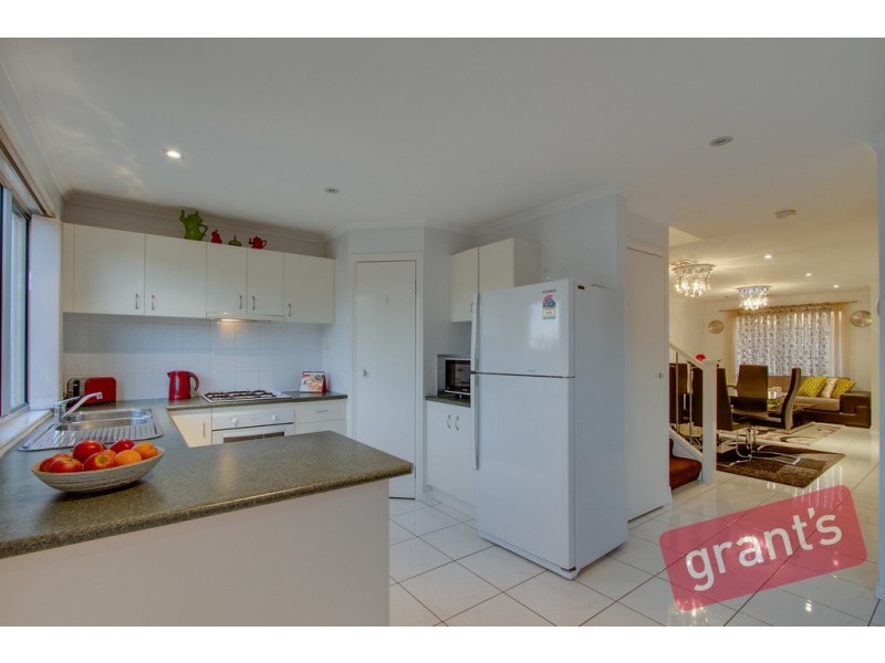 6 Wattlebird Court, Narre Warren VIC 3805