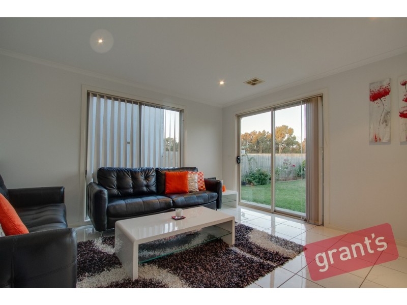 6 Wattlebird Court, Narre Warren VIC 3805