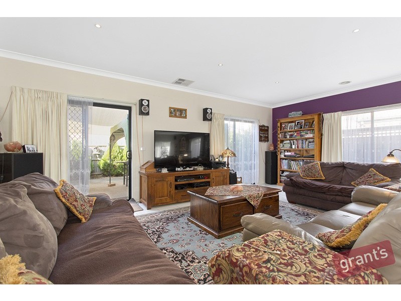 5 Rebecca Mac Court, Hallam VIC 3803