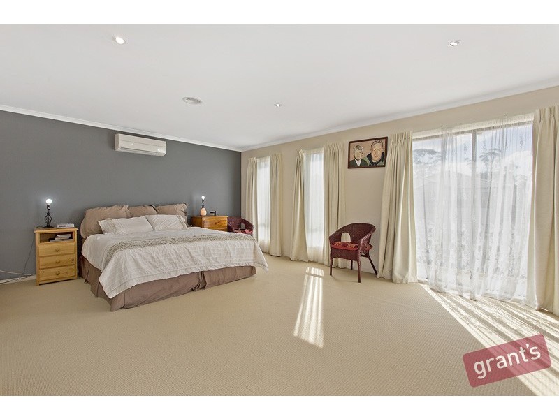 5 Rebecca Mac Court, Hallam VIC 3803