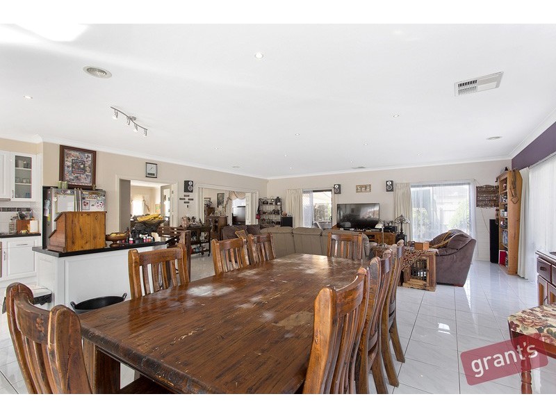 5 Rebecca Mac Court, Hallam VIC 3803