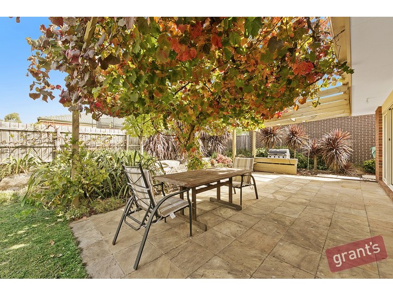 39 Golden Grove Drive, Narre Warren South VIC 3805