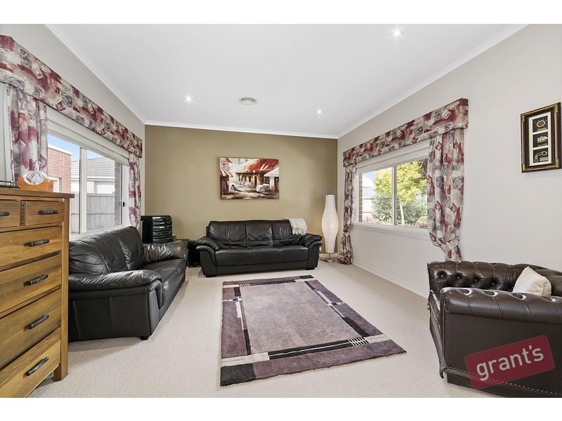 39 Golden Grove Drive, Narre Warren South VIC 3805