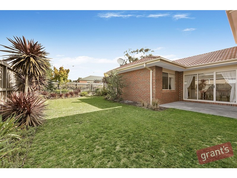 39 Golden Grove Drive, Narre Warren South VIC 3805