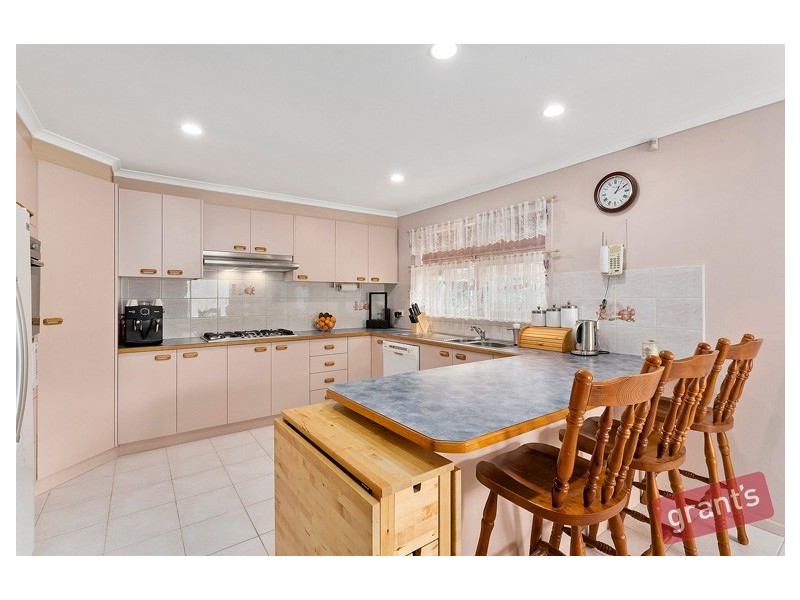 20 Steeple Place, Endeavour Hills VIC 3802