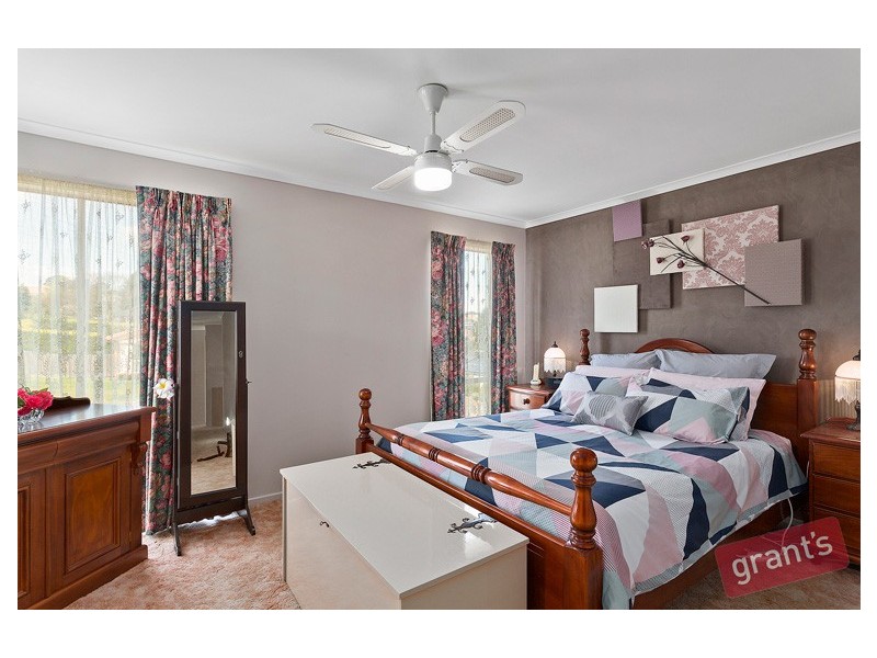 20 Steeple Place, Endeavour Hills VIC 3802