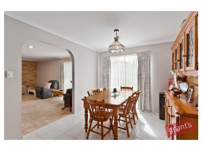 20 Steeple Place, Endeavour Hills VIC 3802