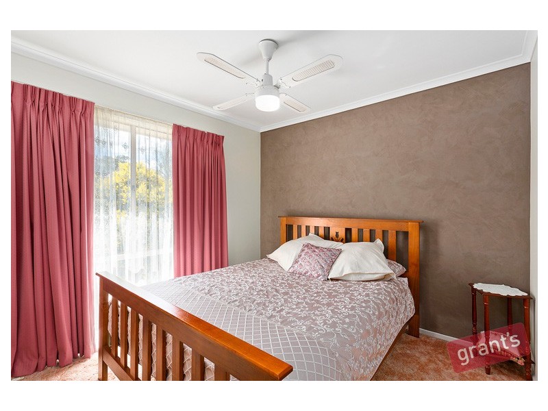 20 Steeple Place, Endeavour Hills VIC 3802