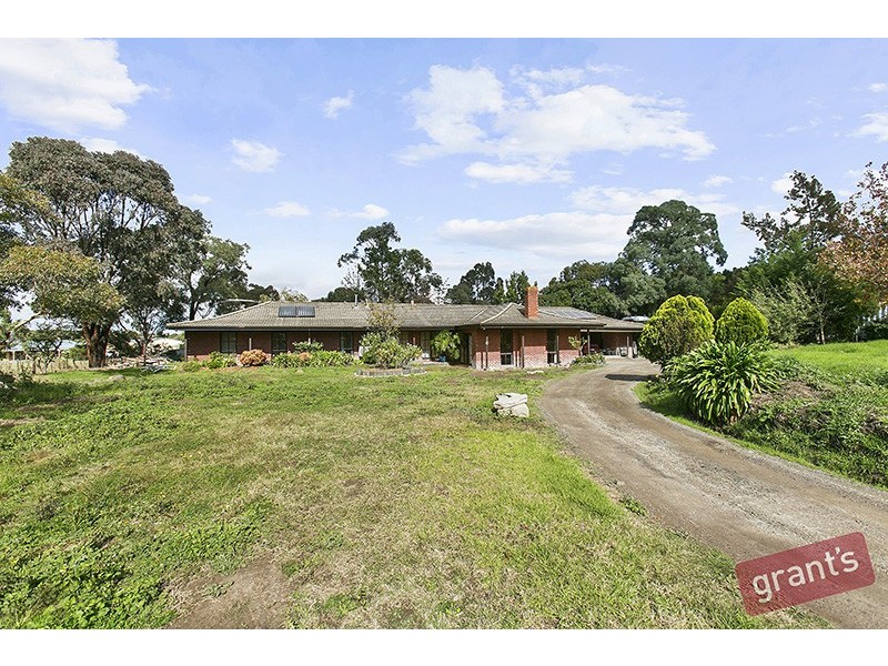 6 Brently Close, Narre Warren North VIC 3804